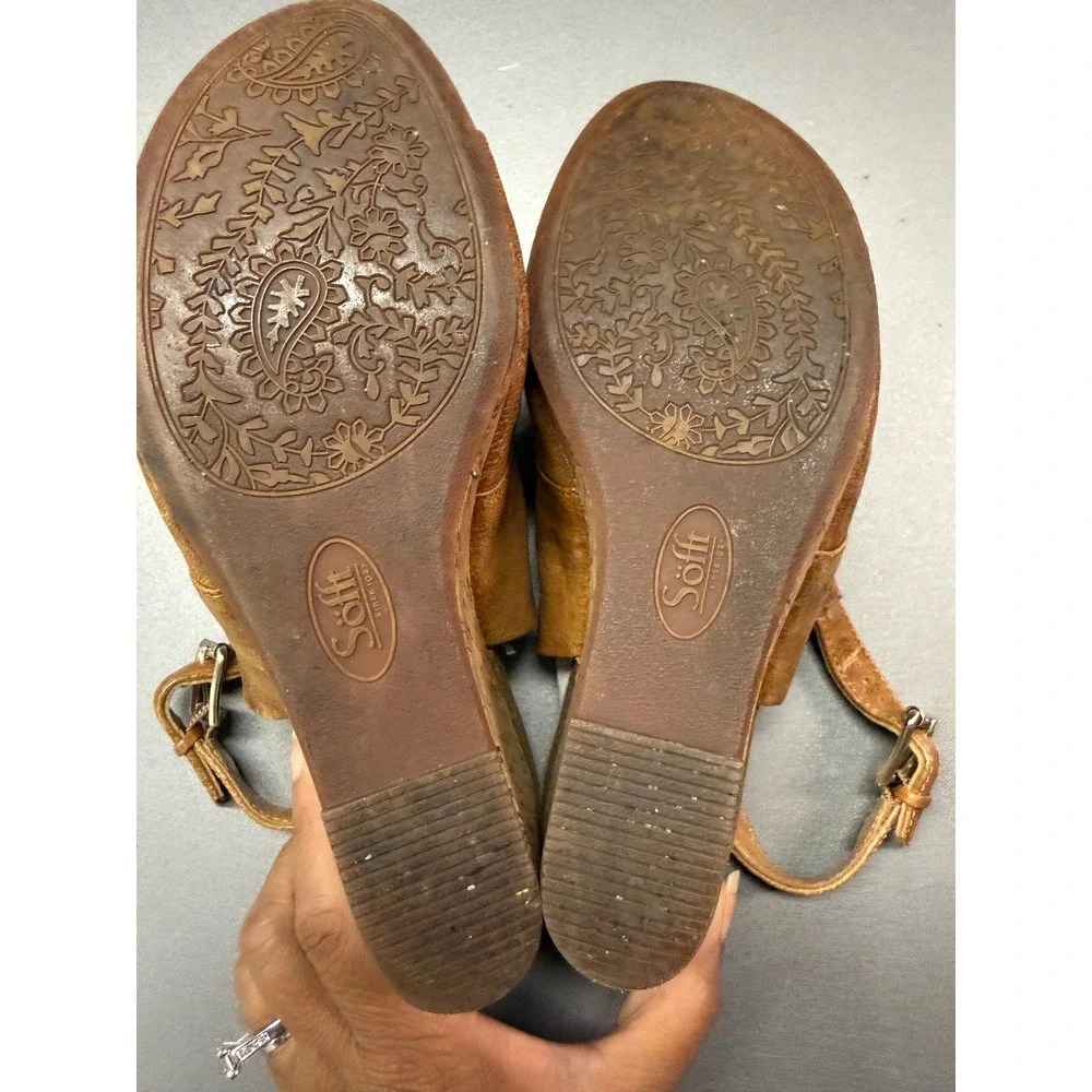Sofft leather wedge